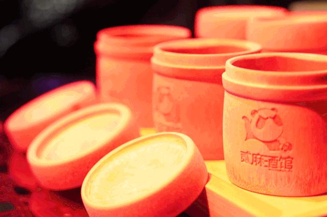 火遍成都的贰麻酒馆,成都贰麻酒馆为什么那么火