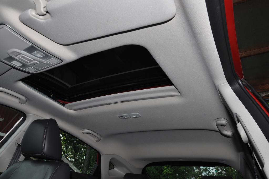 国产最美两厢车长安逸动xt,长安汽车第二代逸动xt