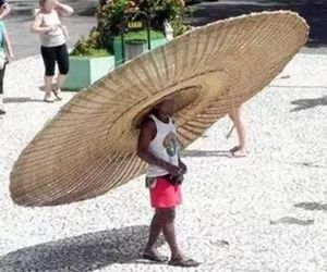 别花冤枉钱！冬天娃的帽子、围巾、袜子要这么选