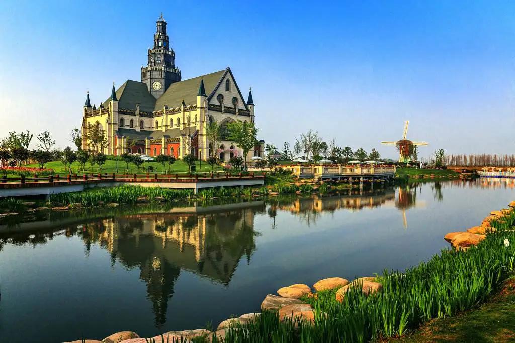 褰㈠鑽峰叞鑺辨捣,鎻忓啓鑽峰叞鑺辨捣鐨勮瘲