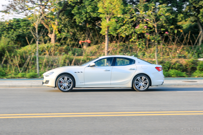 玛莎拉蒂ghibli和s350,玛莎拉蒂ghibli测试评价