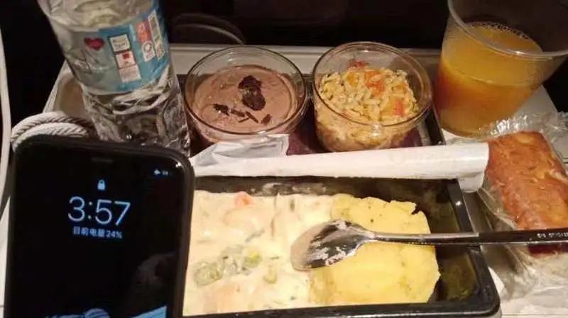 英国大学又开始包机了,直飞接送中国学生,中英机票攻略来了