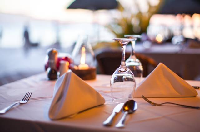 餐厅突发事件处理技巧培训,酒店常见10大突发事件处理方法