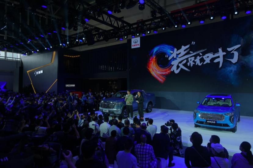 初恋撸猫遛狗开坦克向你开炮？长城汽车燃爆2020北京车展