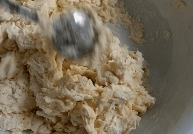 上海油条的做法和配方视频,100种简易懒人早餐油条的做法