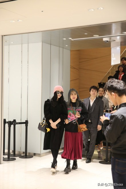 范冰冰圣诞装,范冰冰巴黎时装周高燃