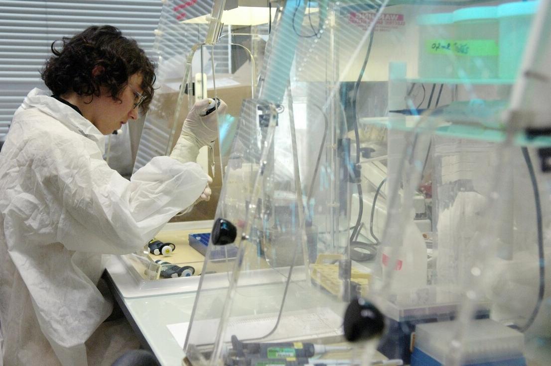 急性肠胃炎发烧38.9需要打针吗,急性肠胃炎突然不疼了