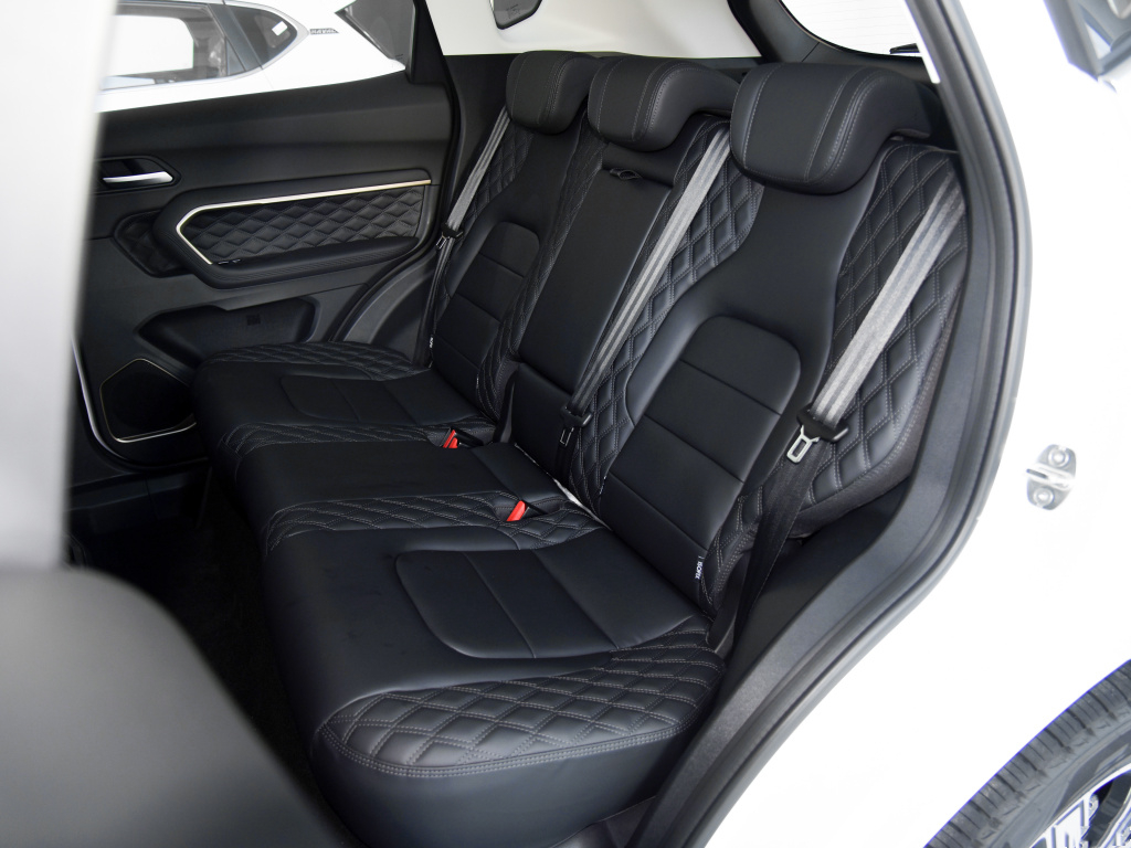 体验哈弗h62020款黑色,哈弗h6体验