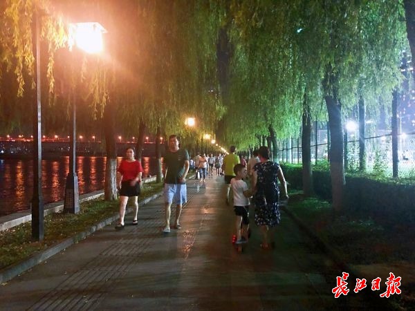 娴佸嚭姹楁按娴戣韩鑸掓湇,娴佷竴韬睏