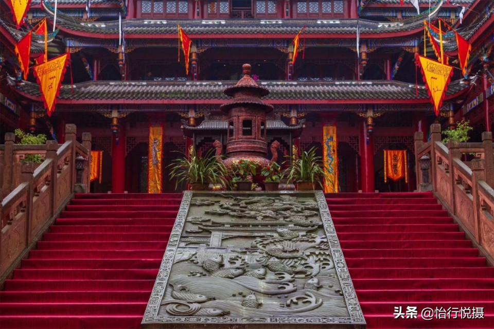 青城山离哪个大学最近,青城山脚下有哪所大学