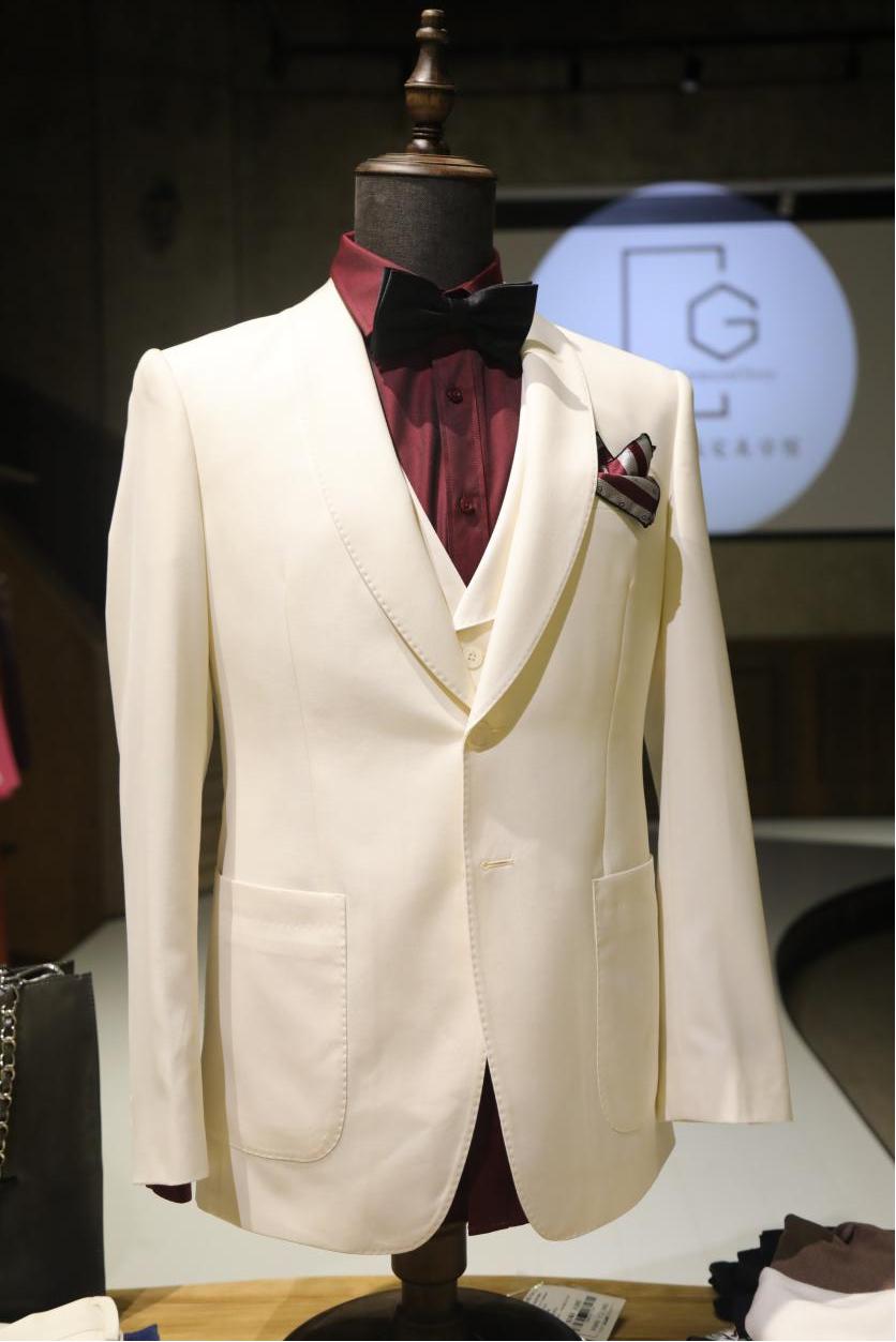 西服刚买回来怎么清洗,西服洗干净