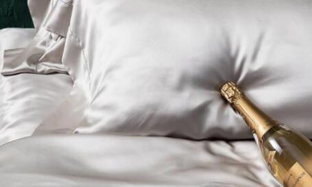 床上四件套怎么挑面料,床上四件套怎么挑选材料