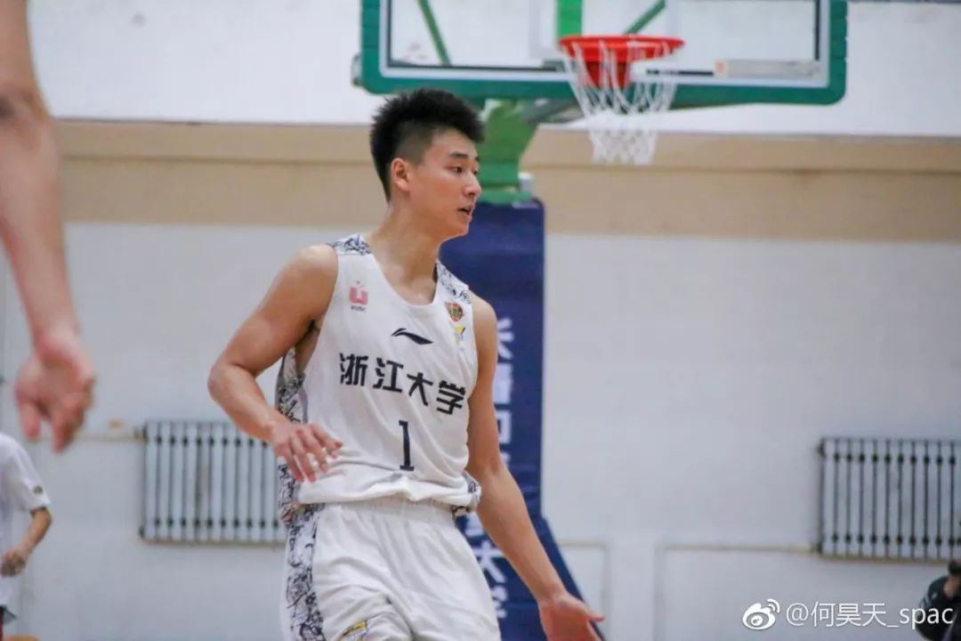 浙江大学核心！能突能晃能投，可能是最会利用脚步的大学生球员！