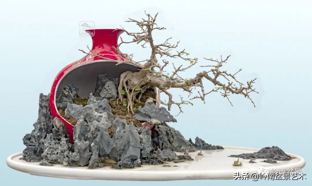 大师经典藏品,景德镇大师燕尾瓶价格