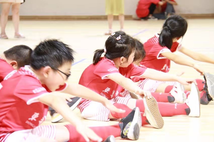 茵训实践意气风发，七十华诞风采依旧