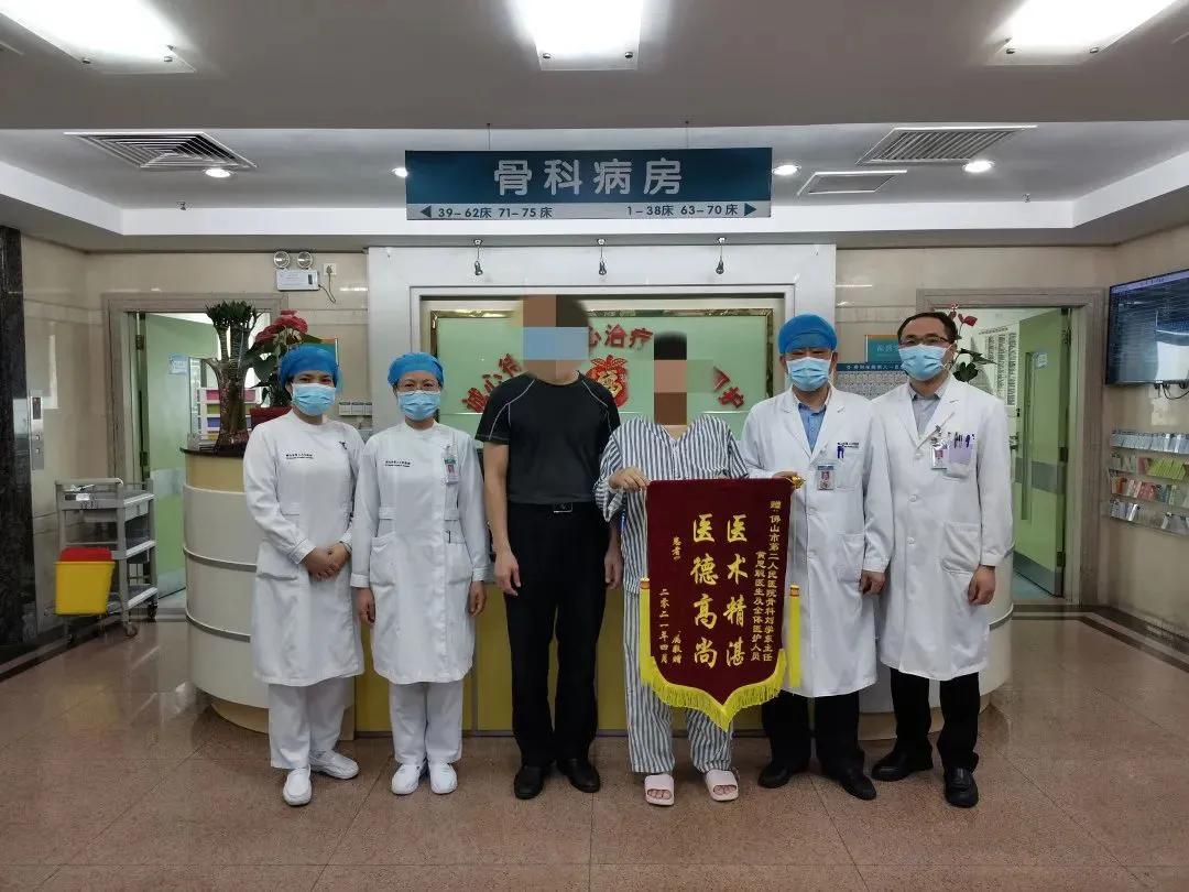 髋关节疼痛自愈的最佳方法,髋关节疼痛走路一瘸一拐