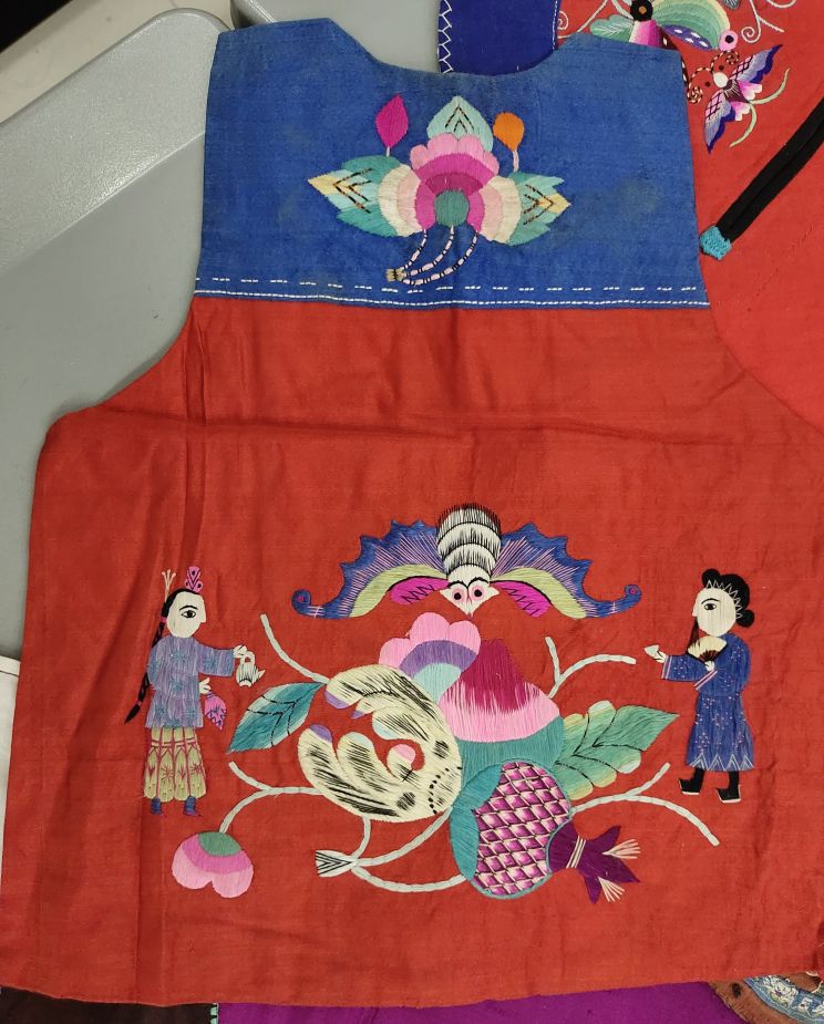 少数民族服装与服饰传承,儿童传统服饰