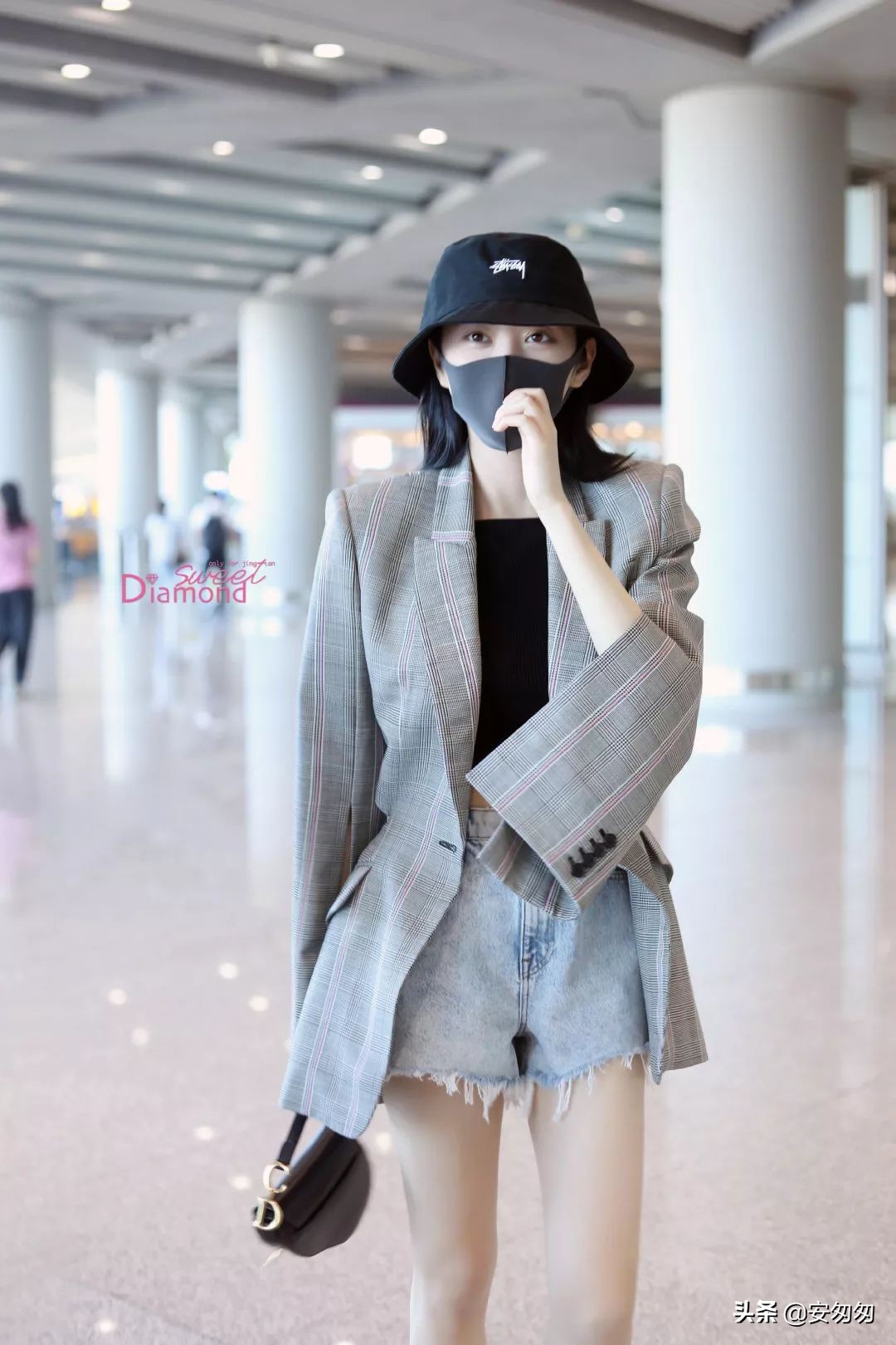 下半年第一周明星们都穿哪些转运装，一起看明星机场秀吧