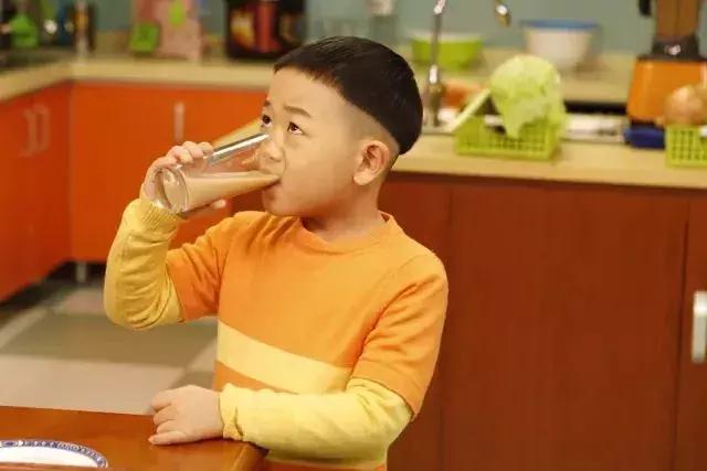 孩子长不高可能是这些元凶在作祟,孩子长不高的元凶终于找到了