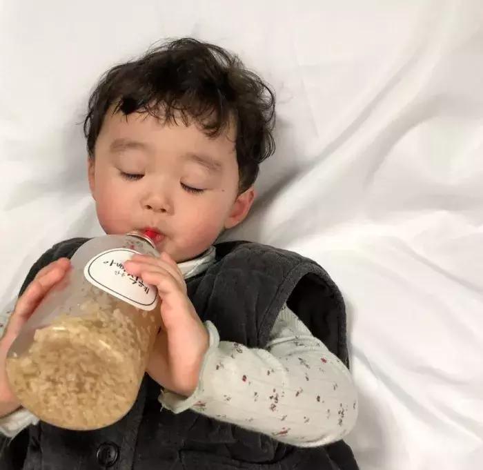 接吻时如何判断女生是初吻,怎么判断男生是不是初吻呢