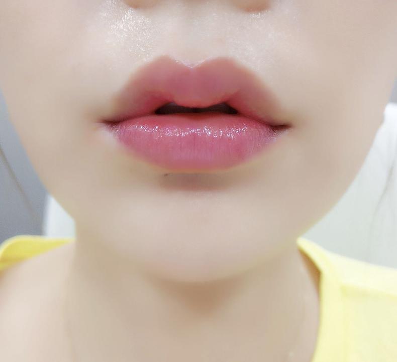 淡化唇纹变嘟嘟唇小妙招,润唇啫喱去唇纹