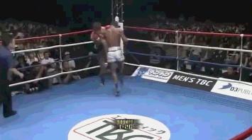 泰拳膝盖肘击的威力有多大,泰拳杀手最新视频