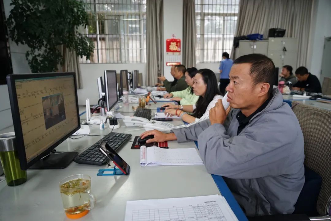 等车不如开车,等车不如自己开车方便