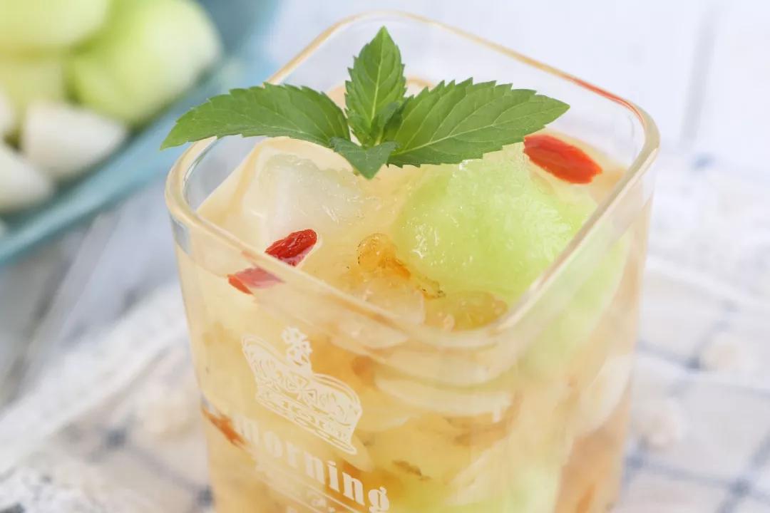 炎炎夏日不如做份甜品消消暑吧,夏日消暑甜品美味的红糖冰粉