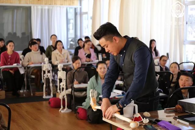 瑜伽老师如何自我练习,瑜伽老师自我练习方法