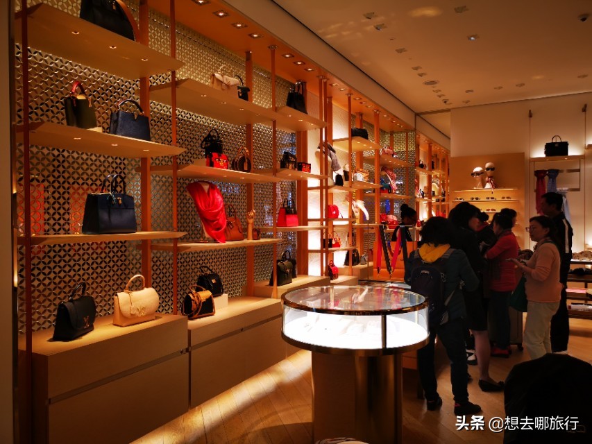 英国伦敦机场免税店茅台酒价格,英国免税店茅台和国内有区别吗