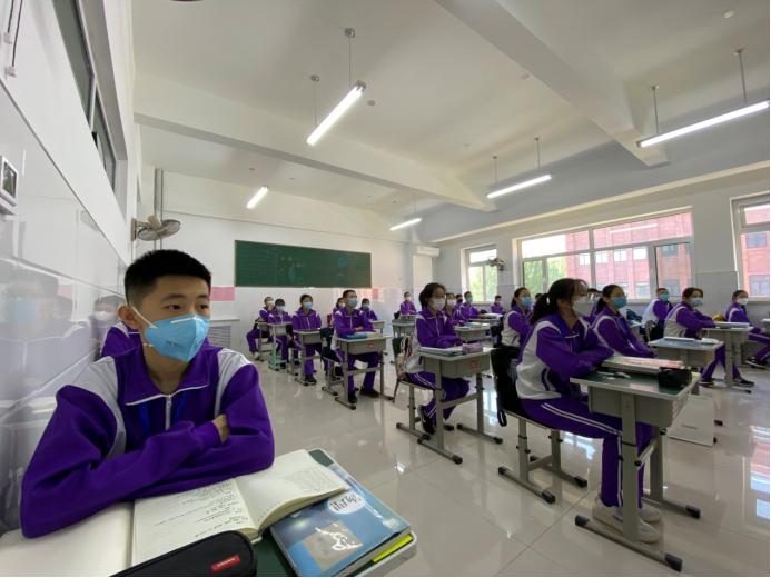 久违的校园期待回归,久违的校园静待归来