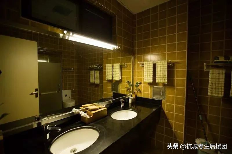 浙江高校住宿条件,中国高校宿舍条件