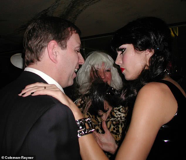 哈里王子前女友爆料,安德鲁王子前女朋友