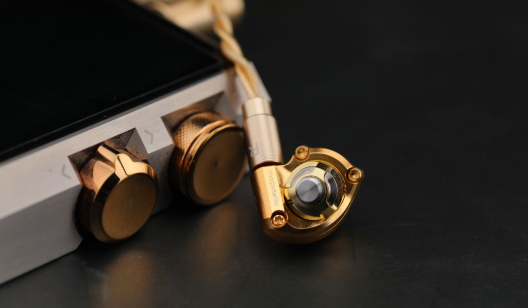 焕开箱丨冷门动圈日本AcoustuneHS1655CU1695Ti耳机两连开