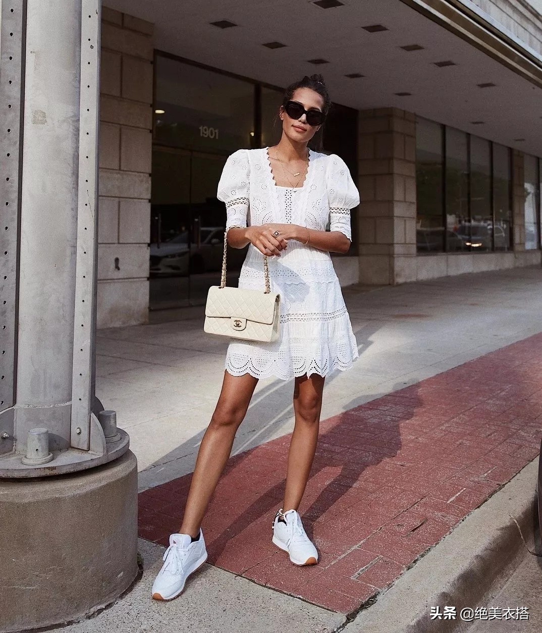 讲解连衣裙的穿搭,连衣裙怎样穿才显得更高级呢