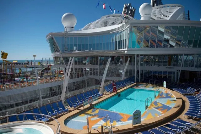 1000000000的邮轮长什么样?游乐场、购物中心样样齐全