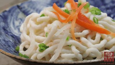 做面条不用油的方法,自制面条不用小麦