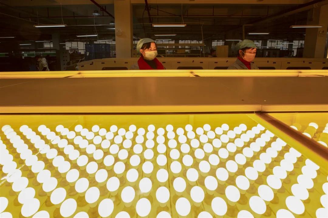 「新春走基层」江西凯耀照明:一手赶产能,一手抓招工