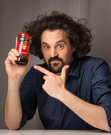 外国人喜欢在中国买手机壳,老外来买手机壳