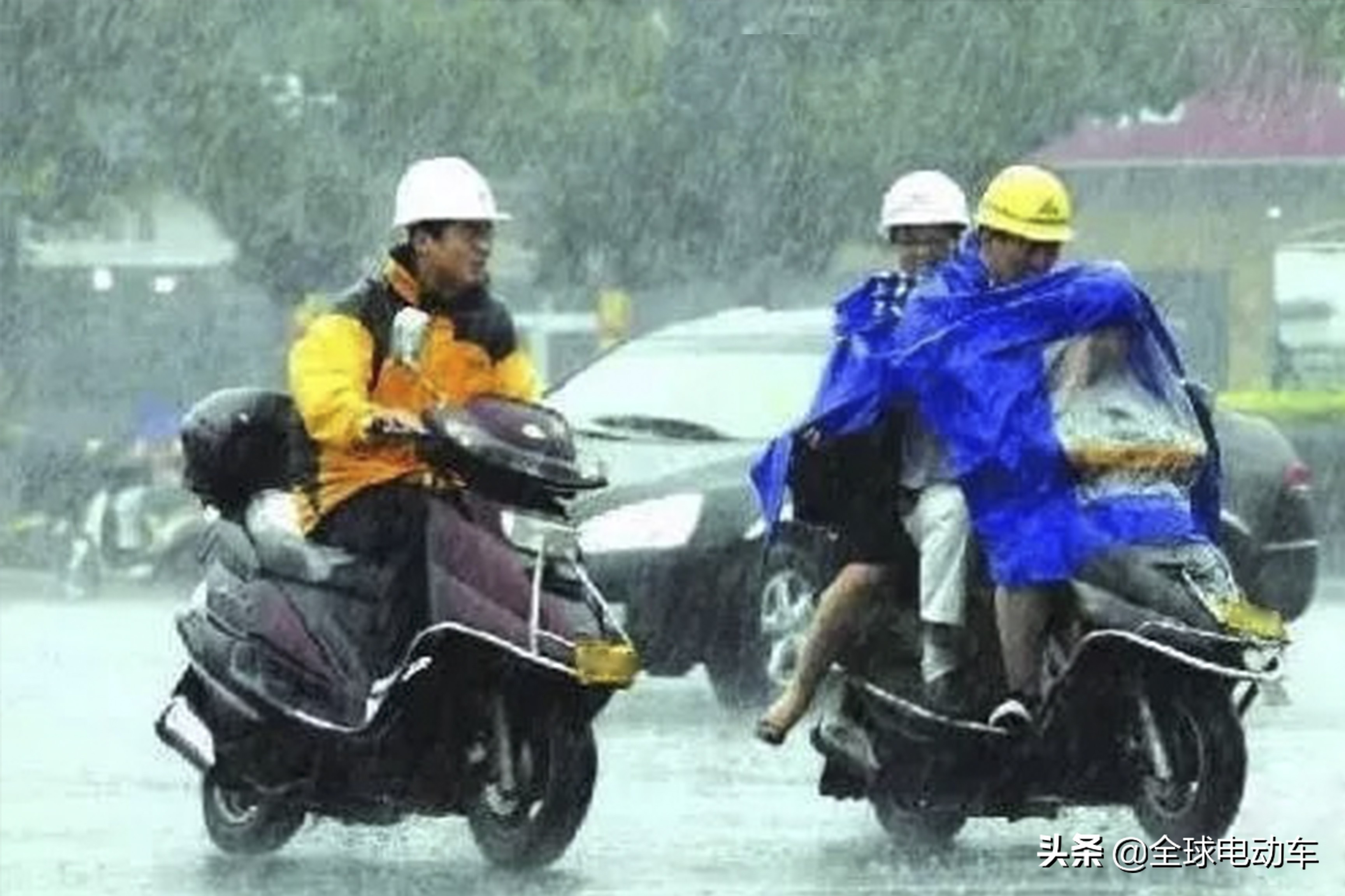 电动车淋雨了可以推走吗,电动车淋雨了还能弄雨披吗