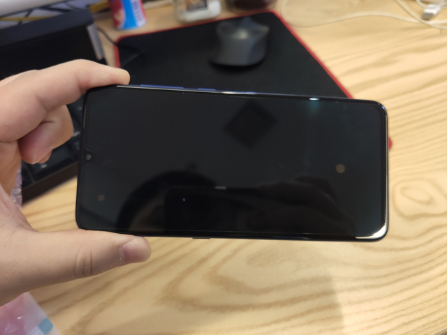 小米9进水绿屏维修多少钱,小米9进水屏幕修复