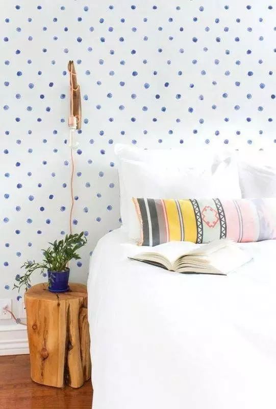 墙纸卷边起泡翘起来该怎么处理,墙纸脱胶翘边可以用透明胶