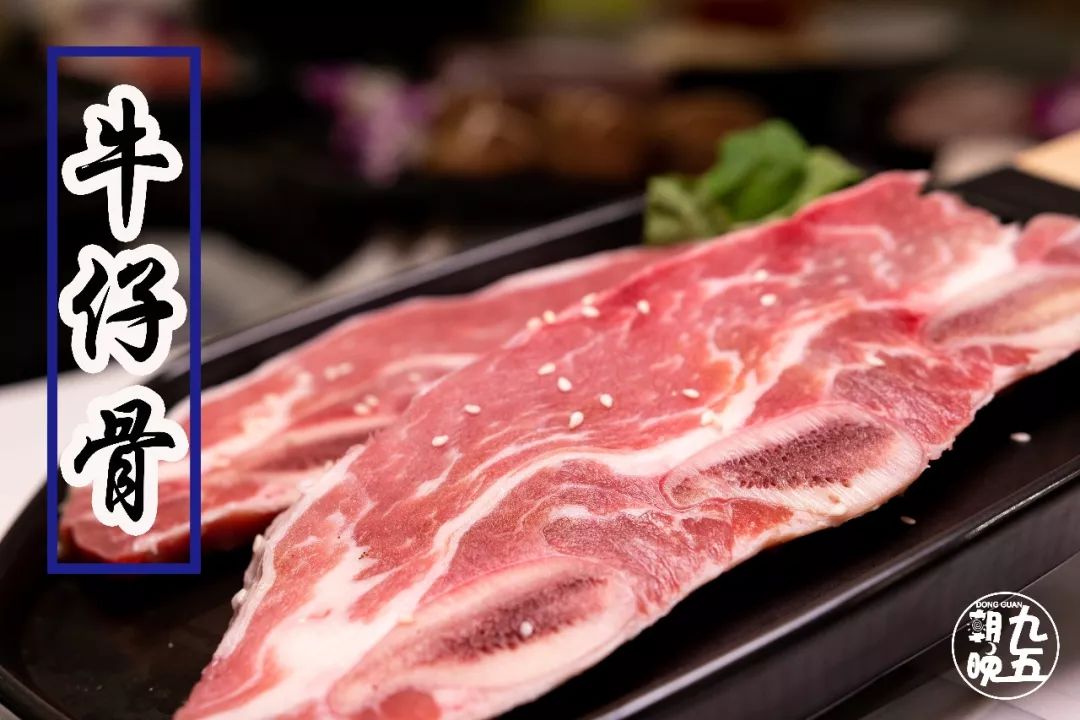 东莞首家火锅+烤肉一体涮就在万江家汇城，几百人排队等着吃