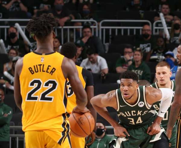 第一支出局的球队,第一支晋级季后赛的球队