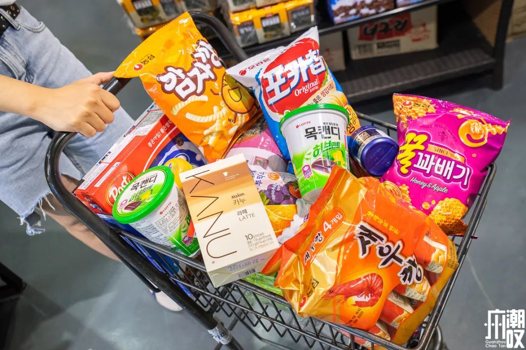 从韩国回来在超市买东西,韩国超市进口东西