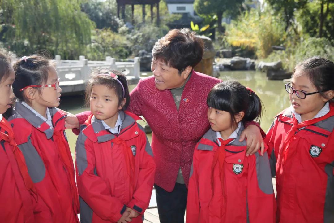 金陵小学和南师附小哪个好一些,金陵小学仙林湖校区一学期学费