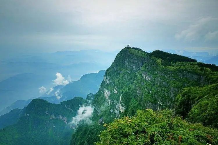 四川普贤菩萨攻略,四川峨眉山普贤菩萨最灵的寺庙
