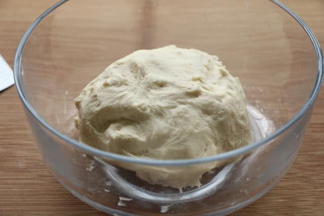 外皮酥软的绿豆饼怎么和面,绿豆饼圆的厚的外皮像炸过一样