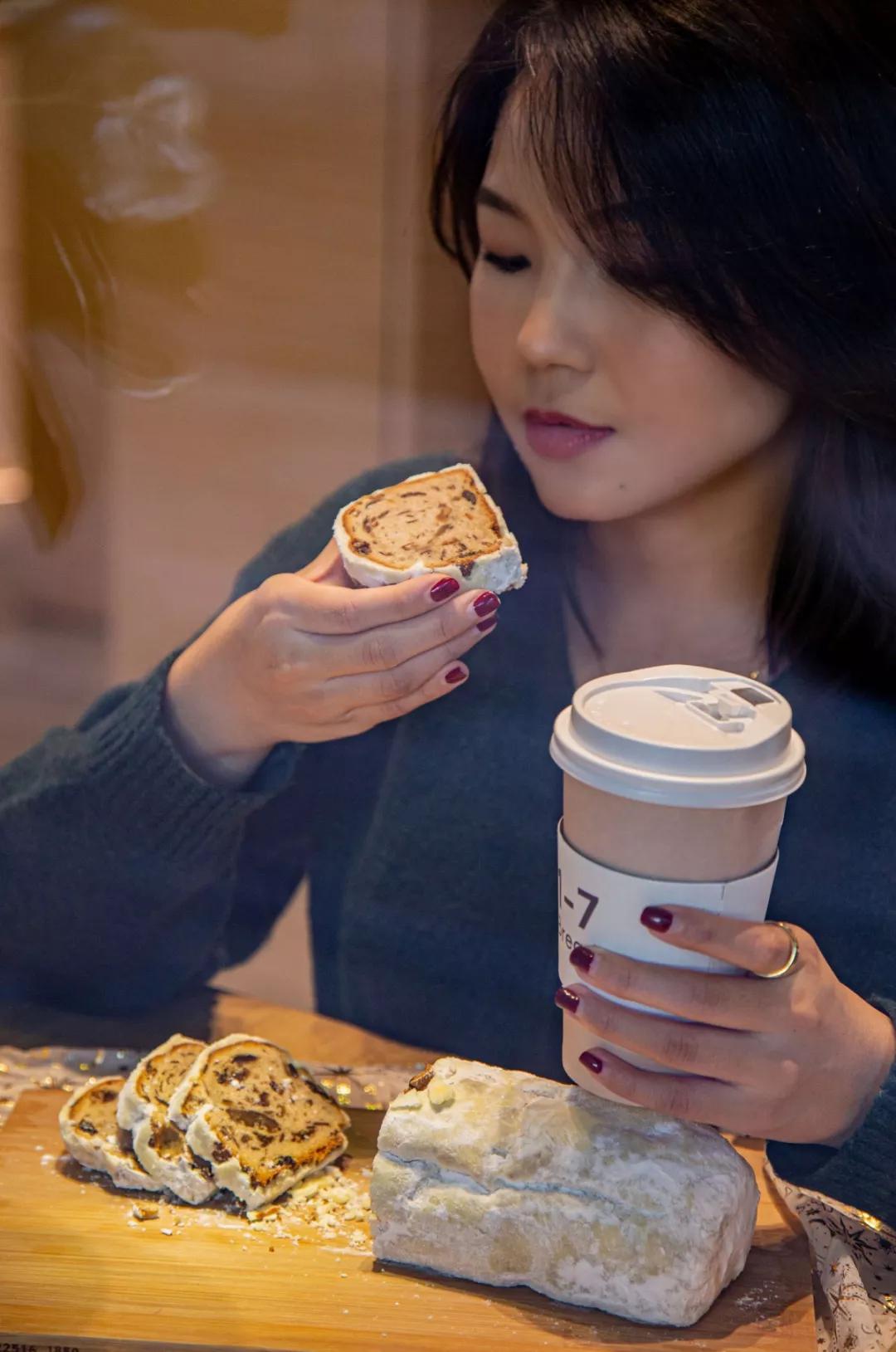 日本来的面包，“落户”深圳，里面竟然还“藏钱”