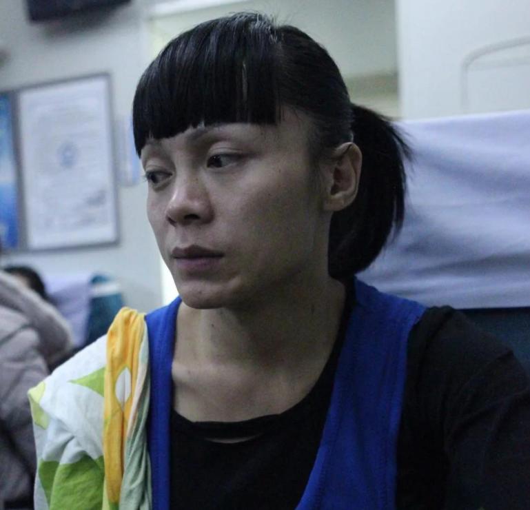 “变性人”李二毛，为爱变“女人”却惨遭抛弃，受尽屈辱悲惨离世